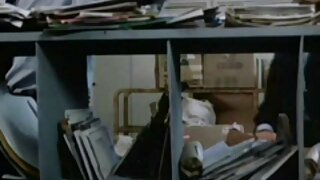 Հիասքանչ փոքրիկներ Նյոմի Զենն ու Բրենդա Մեյը խաղում են հսկայական դիլդոյի հետ հուզիչ լեսբիական պոռնո հոլովակում